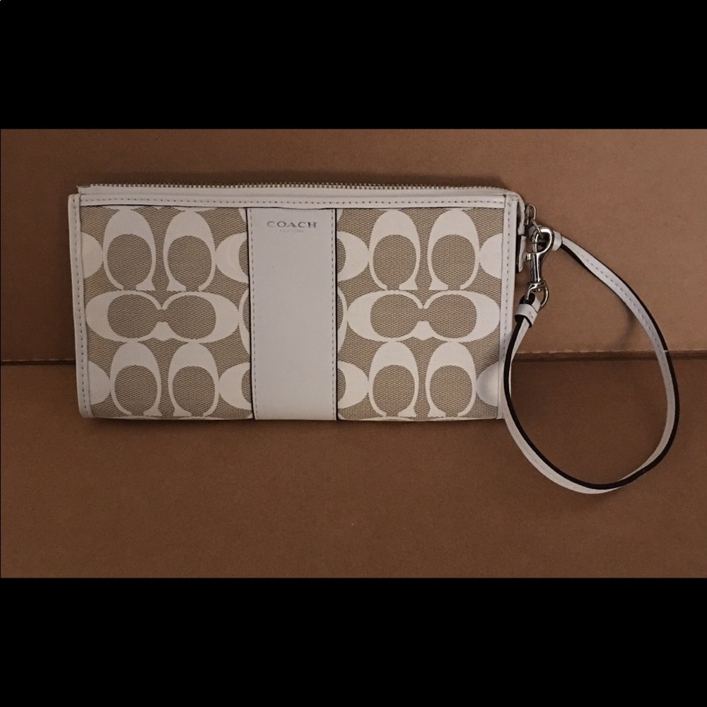 🚨SOLD🚨Coach Wristlet